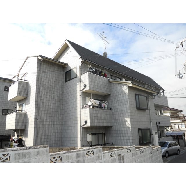 曽根駅より徒歩25分 築30年2ヶ月 3階建の賃貸物件