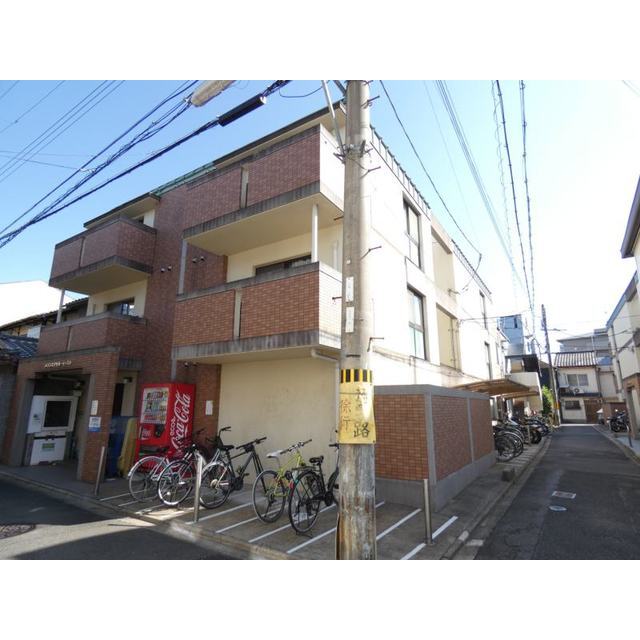 藤森駅より徒歩4分 築23年8ヶ月 3階建の賃貸物件