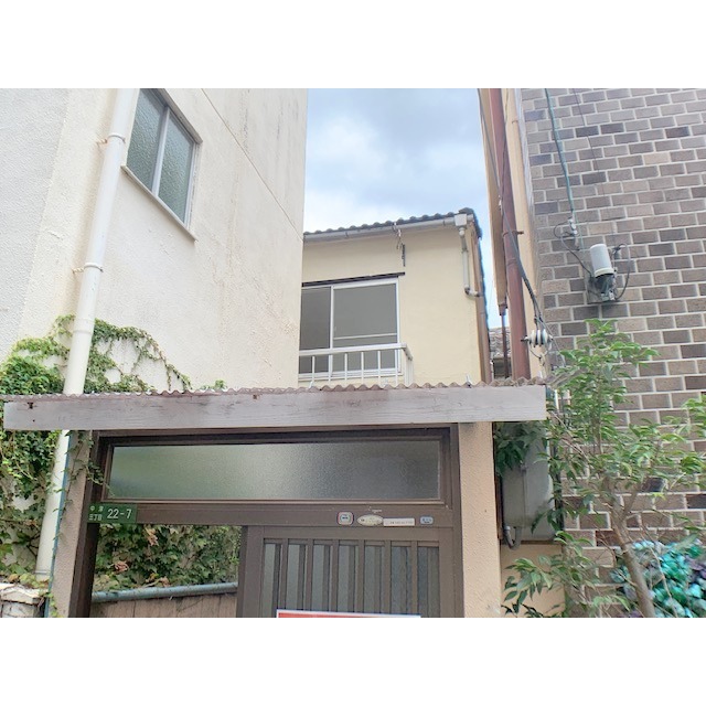 中津駅より徒歩5分 築65年7ヶ月 2階建の賃貸物件