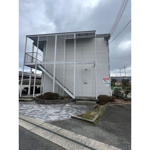 馬堀駅より徒歩10分 築26年11ヶ月 2階建の賃貸物件