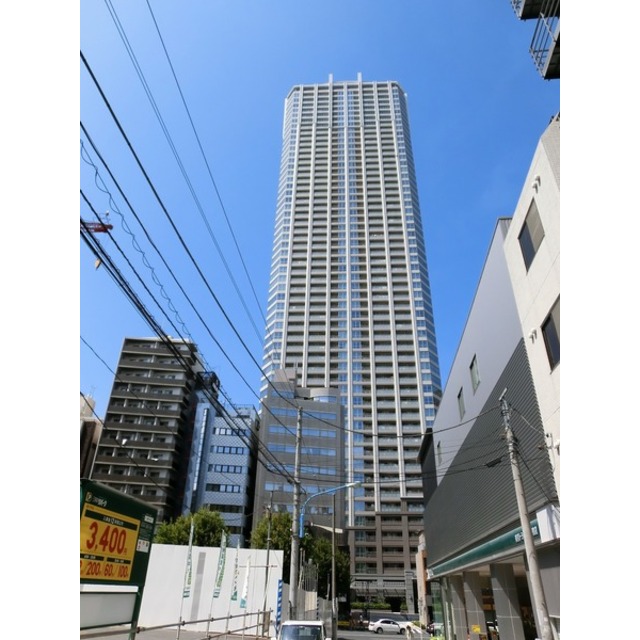 新宿御苑前駅より徒歩5分 築10年6ヶ月 55階建の賃貸物件