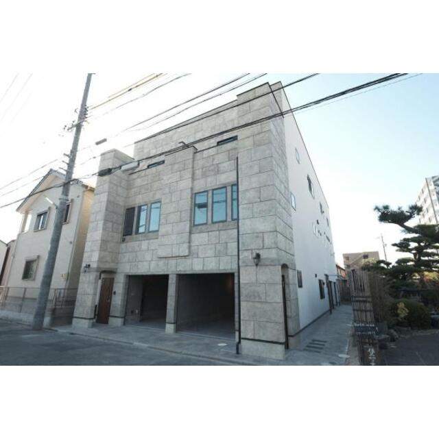 八田駅より徒歩3分 築3年1ヶ月 3階建の賃貸物件